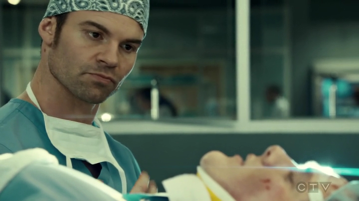 VampireDiariesWorld_dot_nl-SavingHope3x17-772.jpg