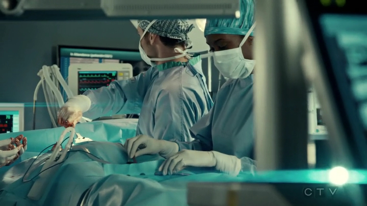 VampireDiariesWorld_dot_nl-SavingHope3x17-973.jpg