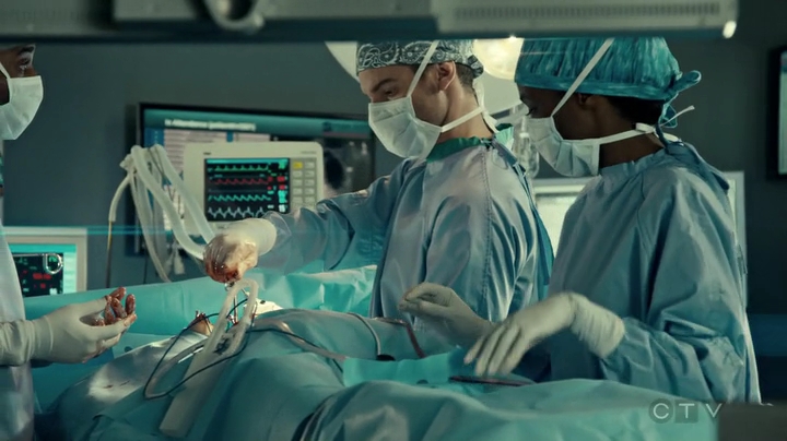 VampireDiariesWorld_dot_nl-SavingHope3x17-975.jpg