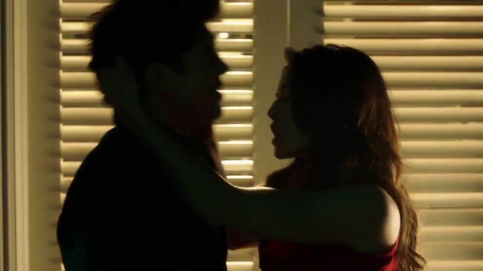 VampireDiariesWorld-dot-nl_FamousInLove2x01-0581.jpg