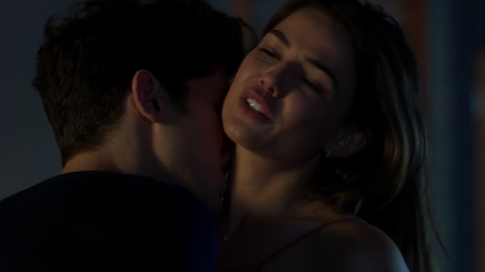 VampireDiariesWorld-dot-nl_FamousInLove2x02-1035.jpg