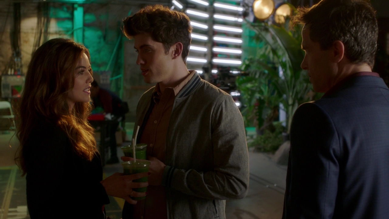 VampireDiariesWorld-dot-NL_FamousInLove2x030349.jpg