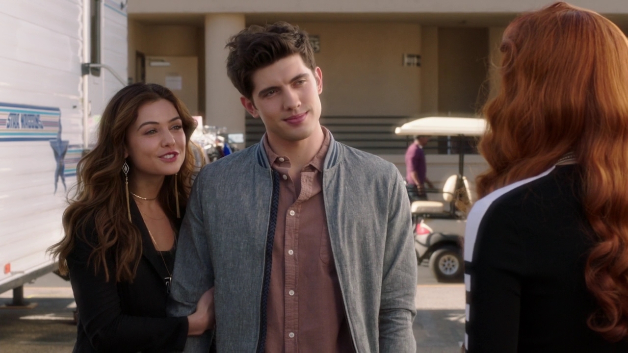 VampireDiariesWorld-dot-NL_FamousInLove2x030667.jpg