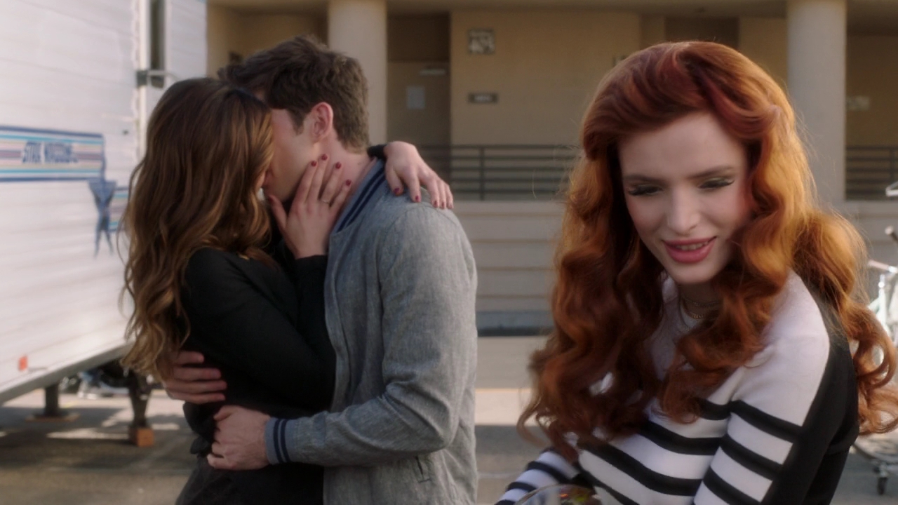 VampireDiariesWorld-dot-NL_FamousInLove2x030716.jpg