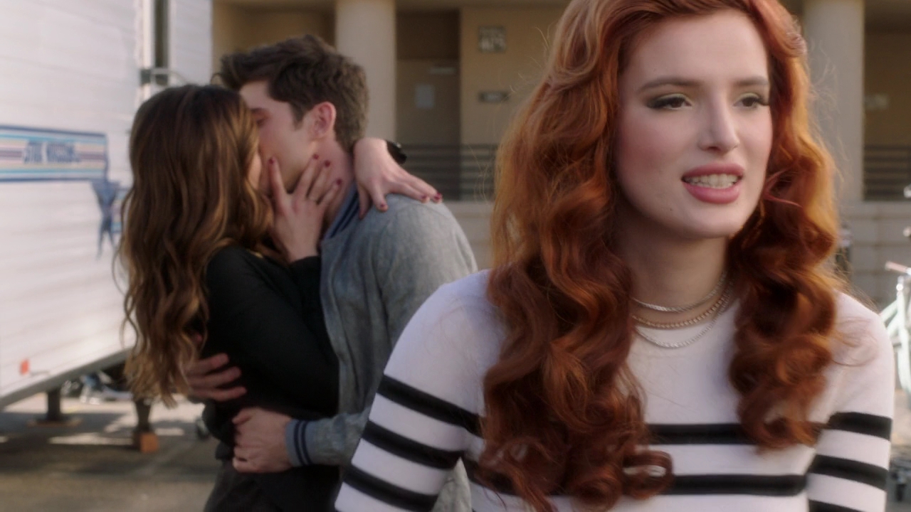 VampireDiariesWorld-dot-NL_FamousInLove2x030717.jpg