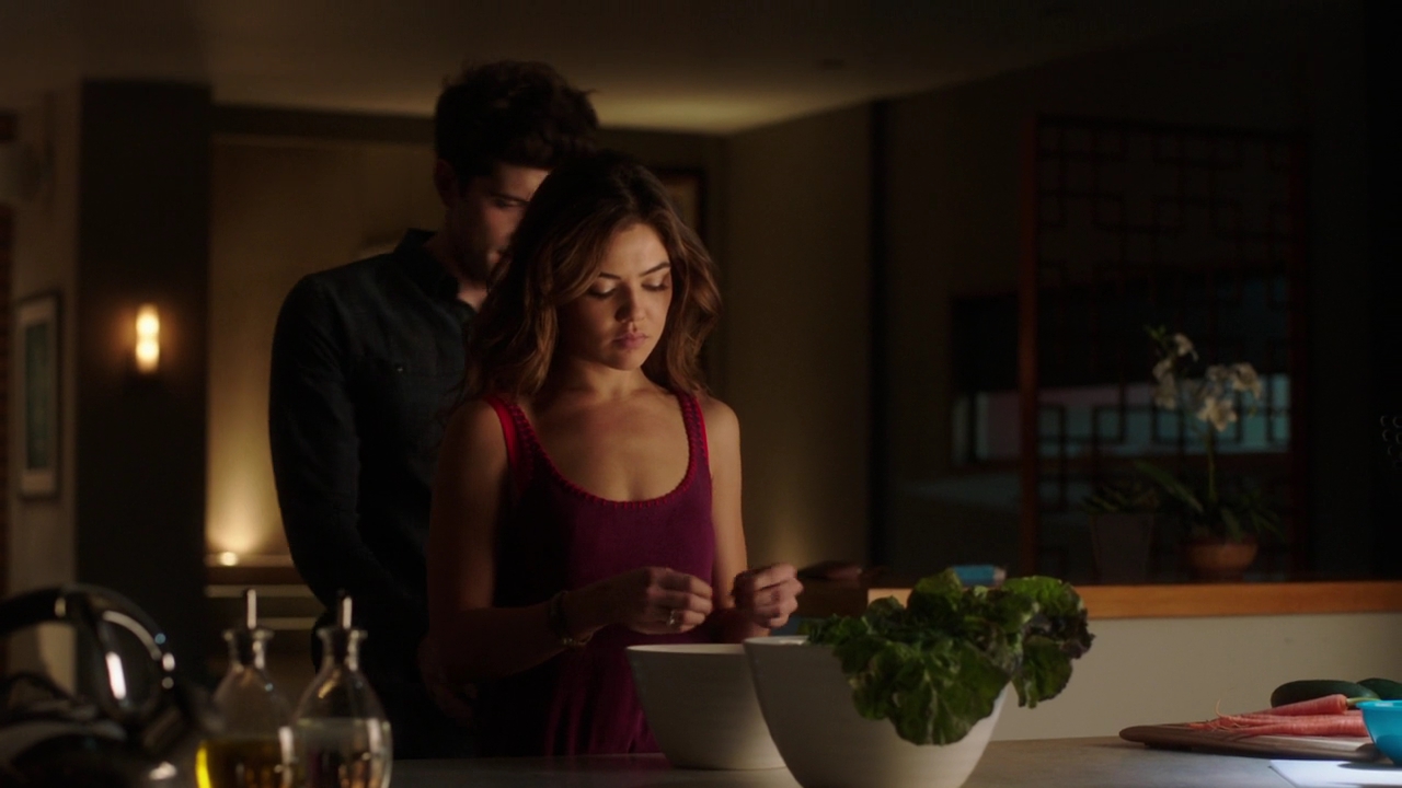 VampireDiariesWorld-dot-NL_FamousInLove2x032224.jpg