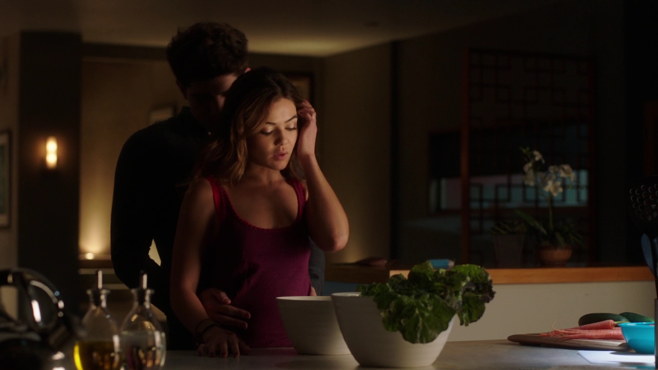 VampireDiariesWorld-dot-NL_FamousInLove2x032232.jpg