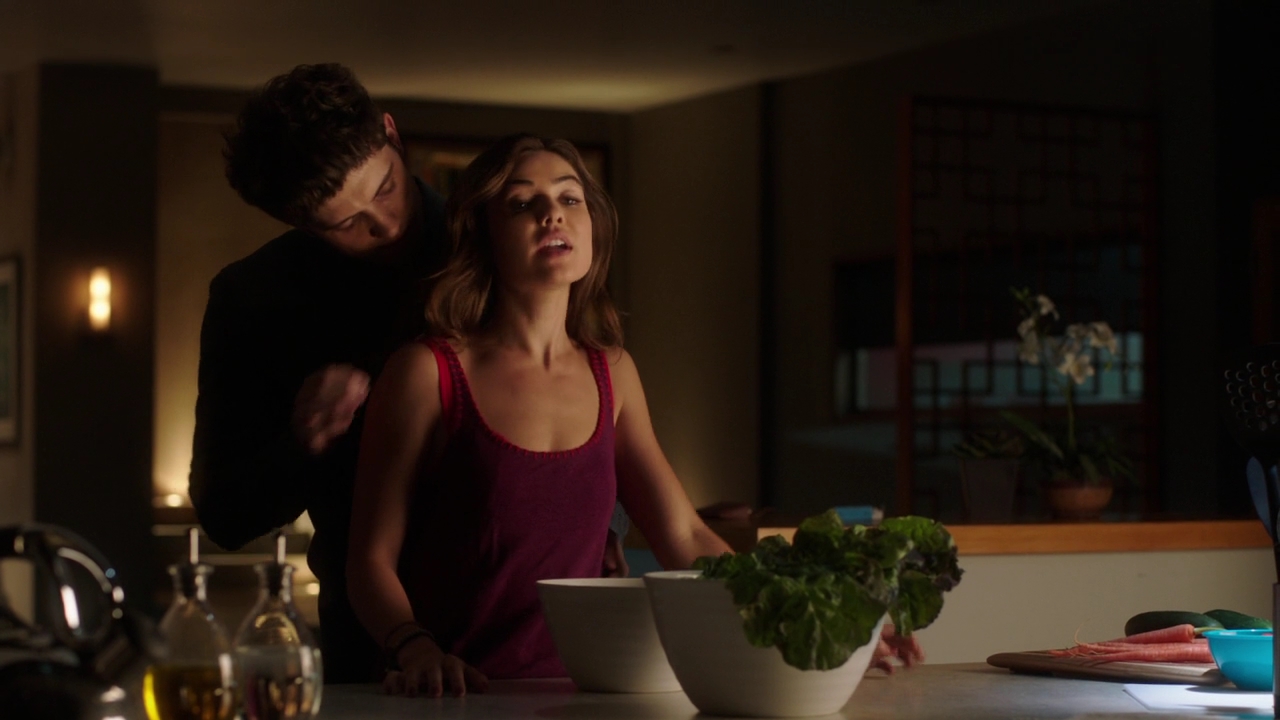 VampireDiariesWorld-dot-NL_FamousInLove2x032233.jpg