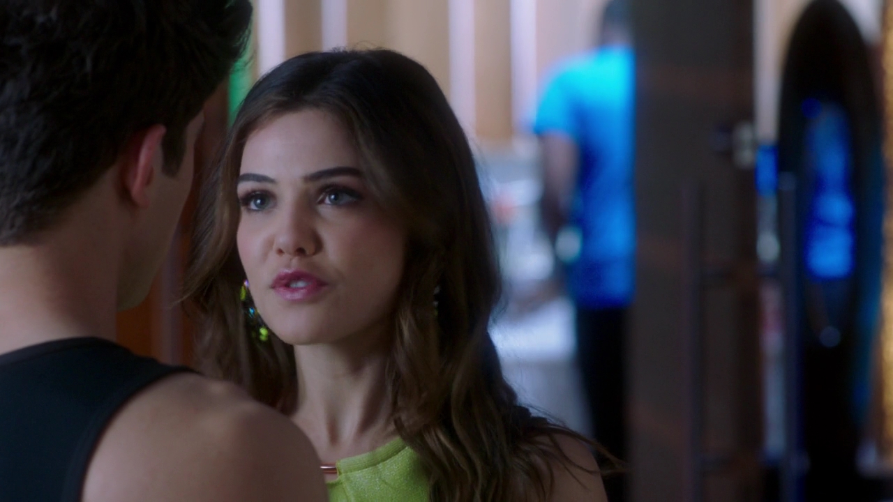 VampireDiariesWorld-dot-NL_FamousInLove2x05-1158.jpg