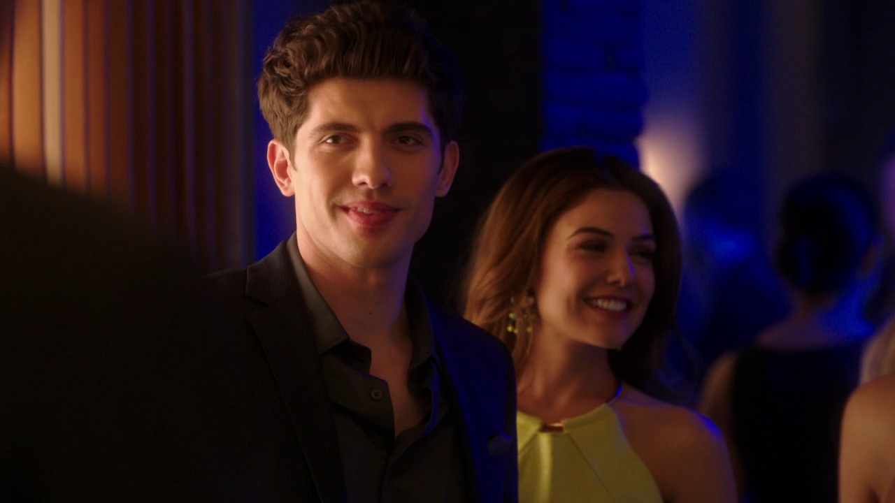 VampireDiariesWorld-dot-NL_FamousInLove2x05-1173.jpg