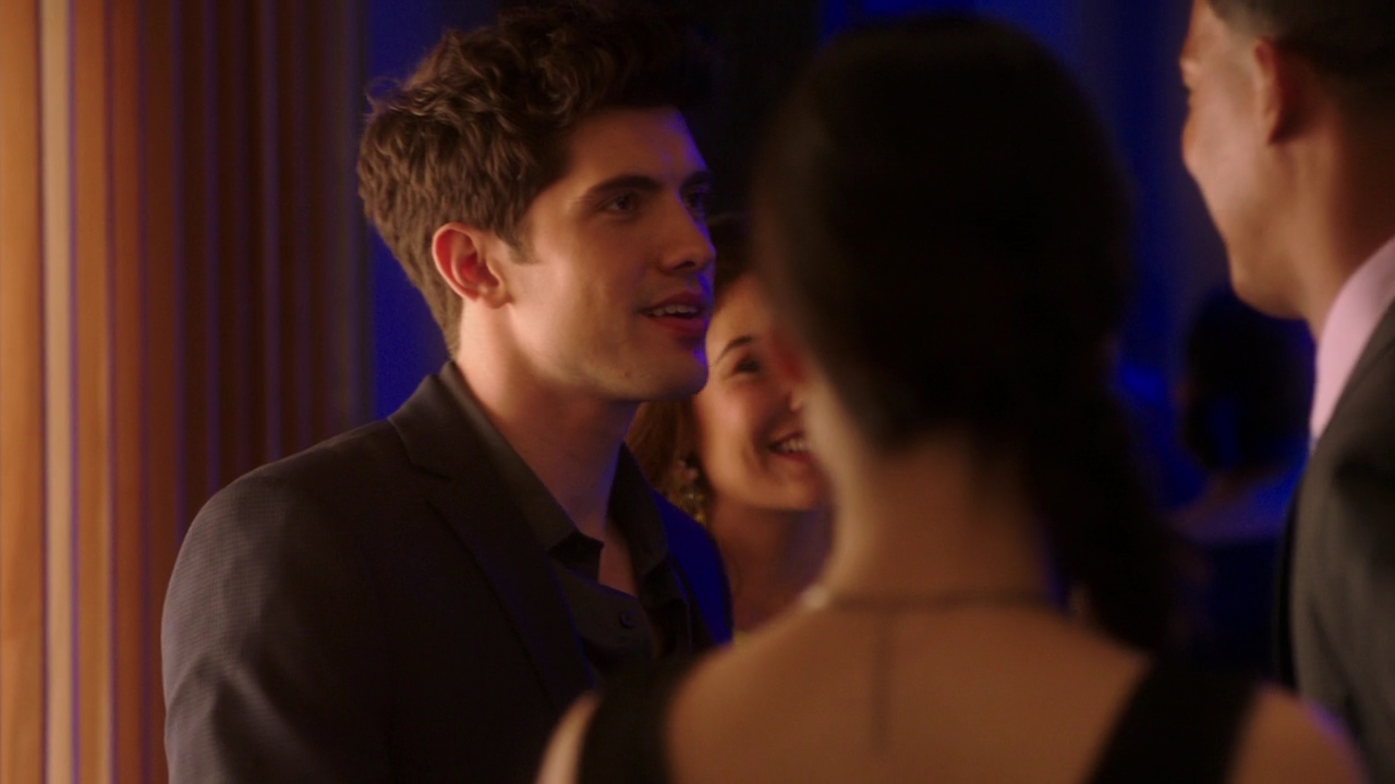 VampireDiariesWorld-dot-NL_FamousInLove2x05-1176.jpg