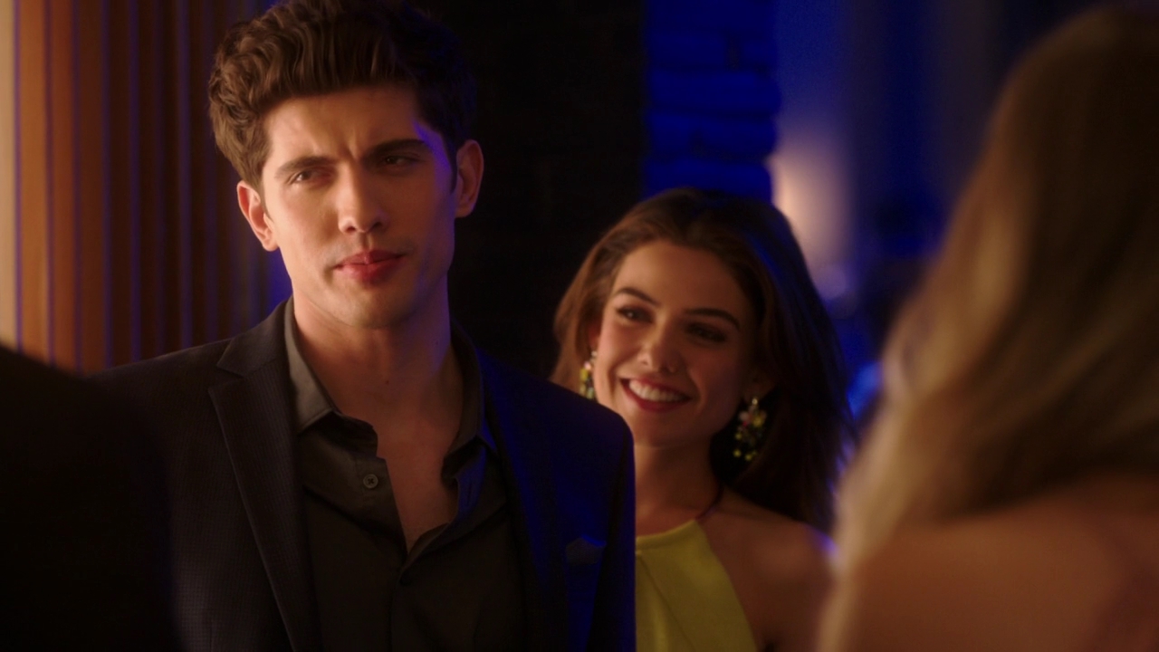 VampireDiariesWorld-dot-NL_FamousInLove2x05-1180.jpg