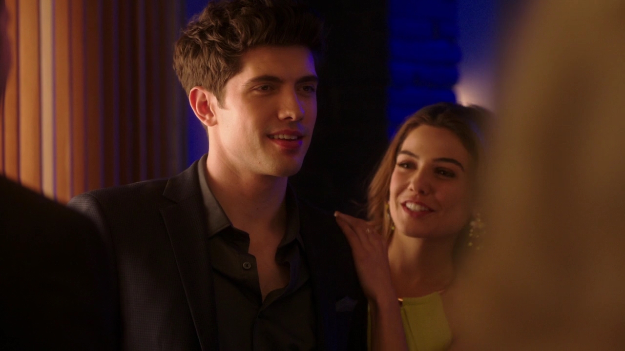 VampireDiariesWorld-dot-NL_FamousInLove2x05-1193.jpg