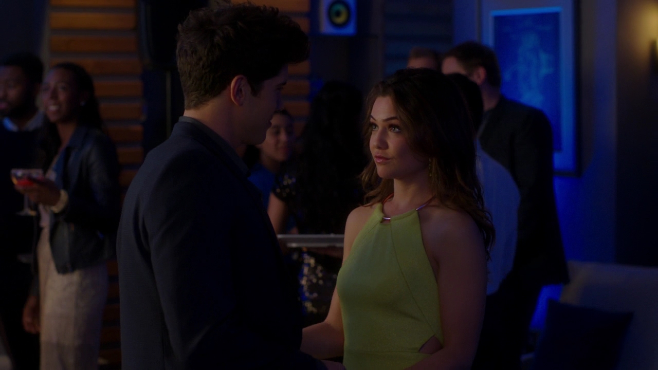 VampireDiariesWorld-dot-NL_FamousInLove2x05-1365.jpg