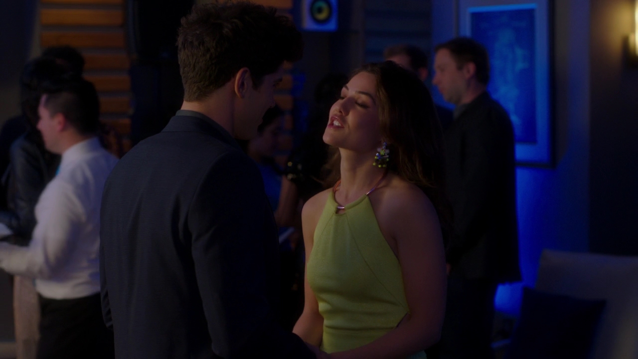 VampireDiariesWorld-dot-NL_FamousInLove2x05-1369.jpg