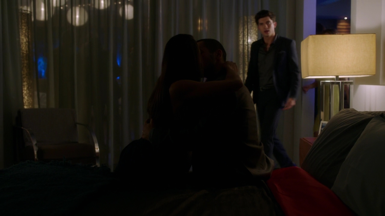 VampireDiariesWorld-dot-NL_FamousInLove2x05-1590.jpg