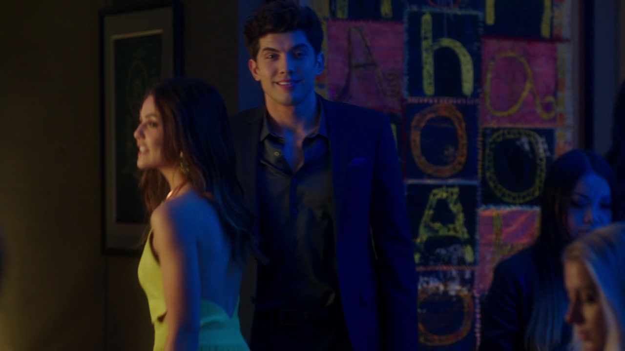 VampireDiariesWorld-dot-NL_FamousInLove2x05-1810.jpg