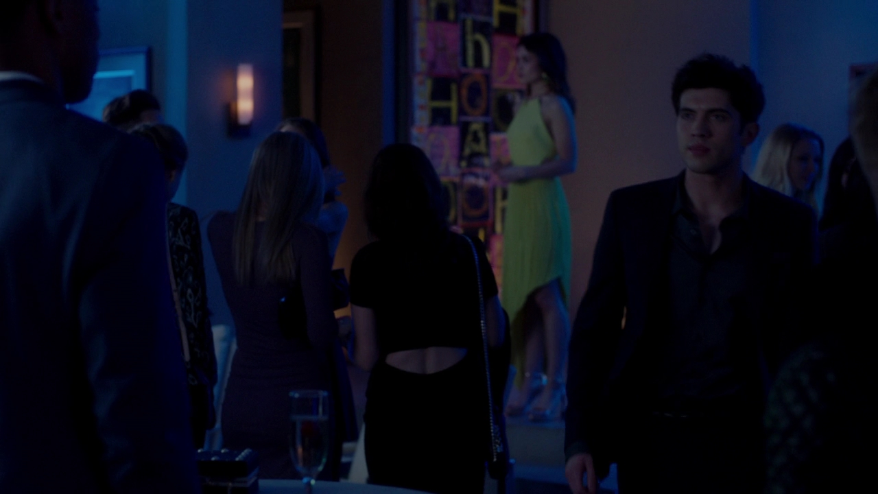 VampireDiariesWorld-dot-NL_FamousInLove2x05-1873.jpg