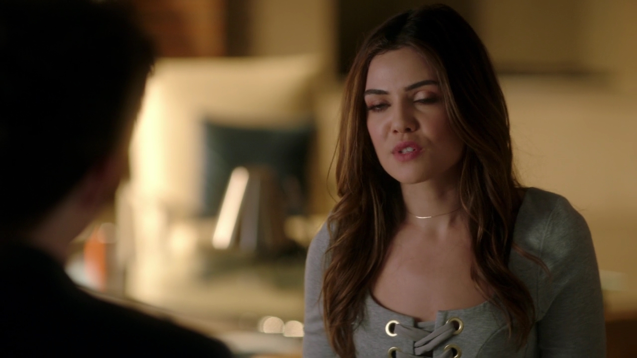 VampireDiariesWorld-dot-NL_FamousInLove2x06-0681.jpg