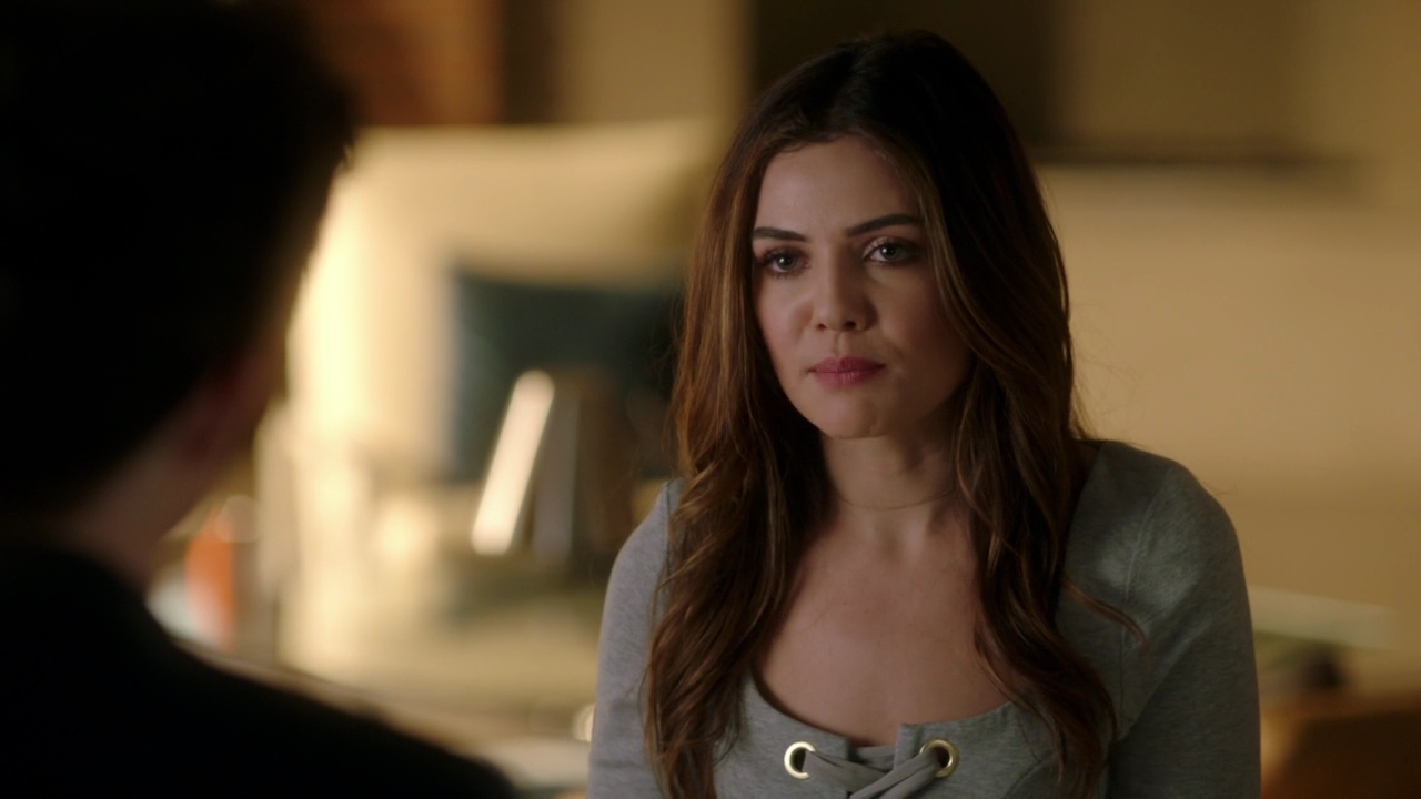 VampireDiariesWorld-dot-NL_FamousInLove2x06-0682.jpg