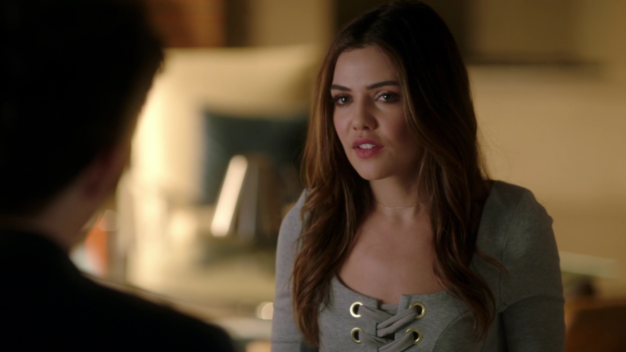 VampireDiariesWorld-dot-NL_FamousInLove2x06-0686.jpg