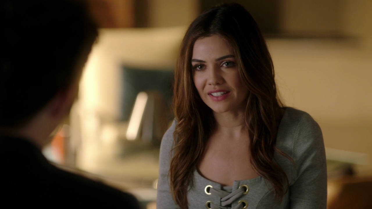 VampireDiariesWorld-dot-NL_FamousInLove2x06-0687.jpg