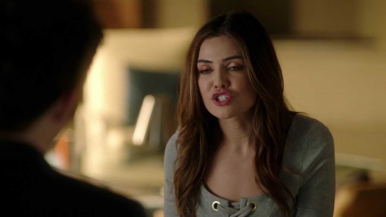 VampireDiariesWorld-dot-NL_FamousInLove2x06-0690.jpg