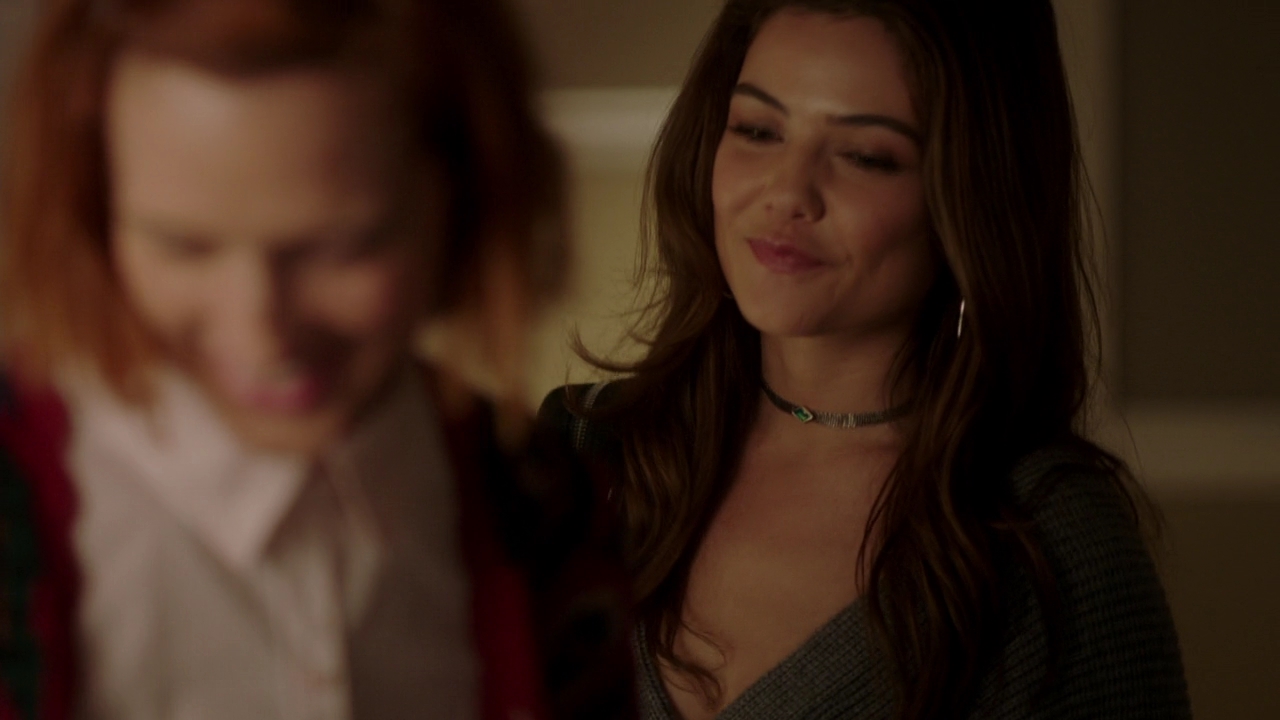 VampireDiariesWorld-dot-NL_FamousInLove2x07-0739.jpg