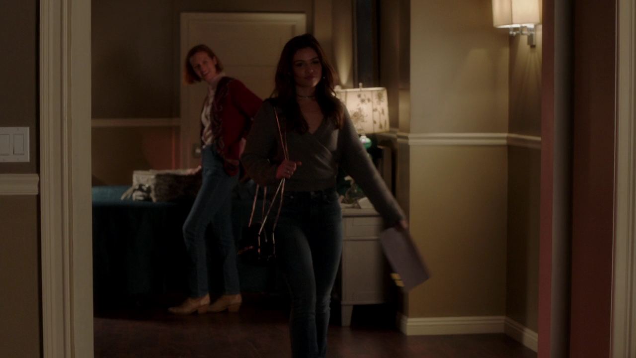 VampireDiariesWorld-dot-NL_FamousInLove2x07-0741.jpg