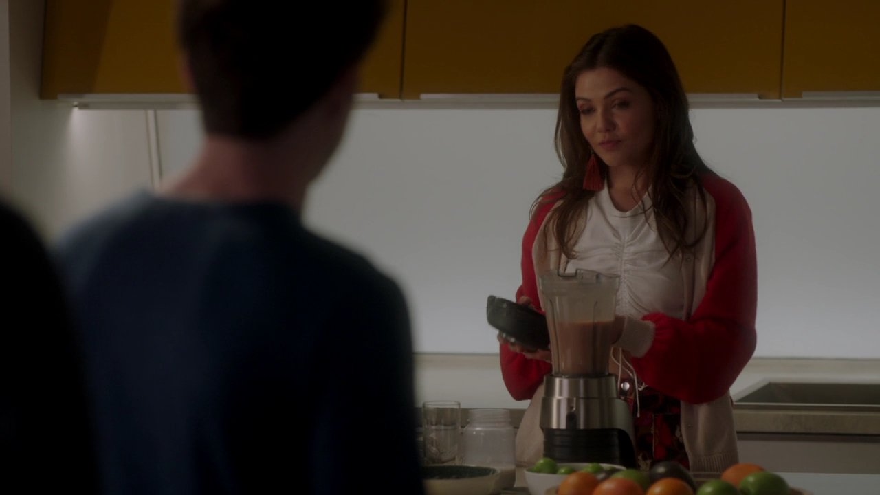 VampireDiariesWorld-dot-NL_FamousInLove2x07-0283.jpg