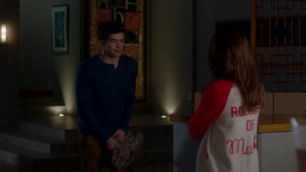 VampireDiariesWorld-dot-NL_FamousInLove2x07-0316.jpg