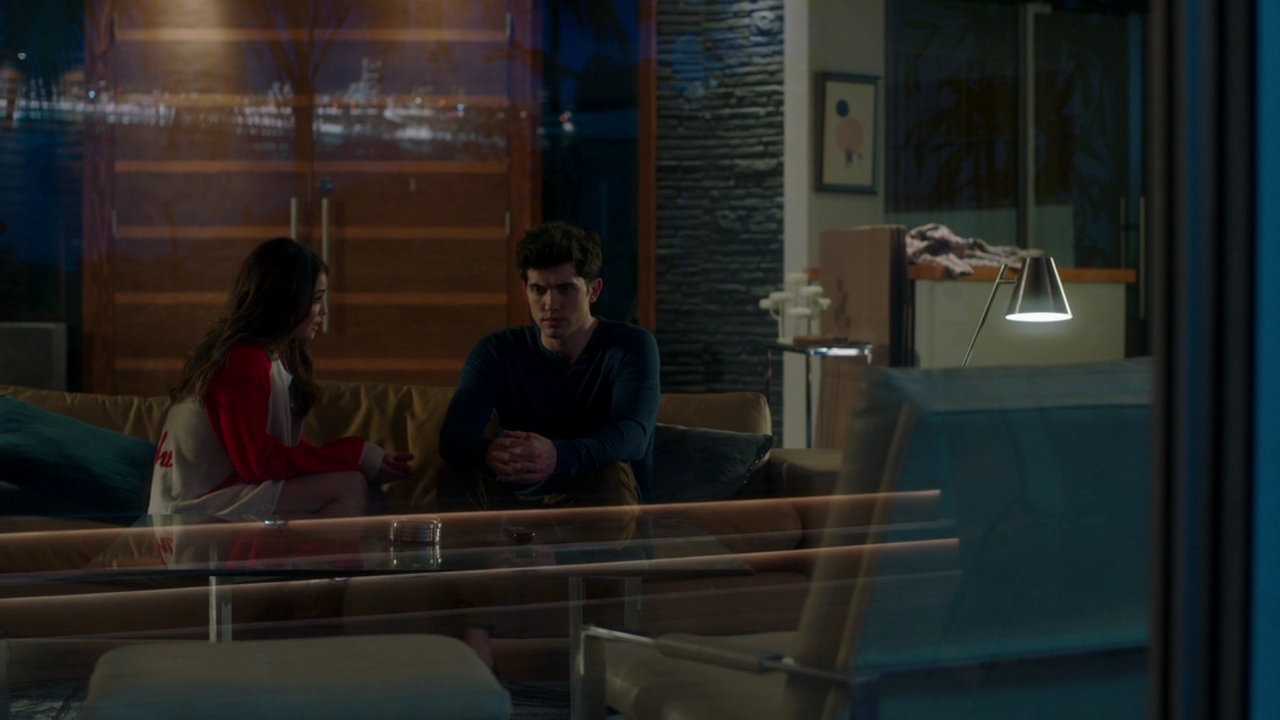 VampireDiariesWorld-dot-NL_FamousInLove2x07-0524.jpg