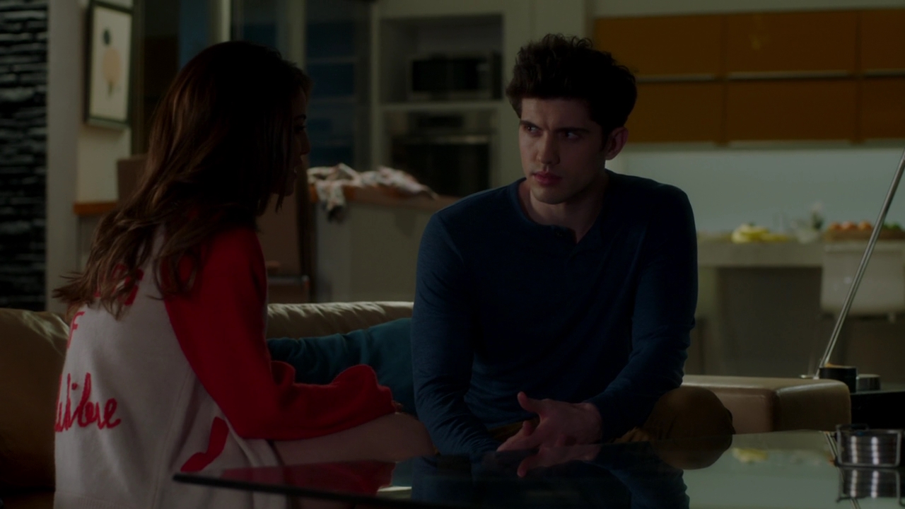 VampireDiariesWorld-dot-NL_FamousInLove2x07-0537.jpg