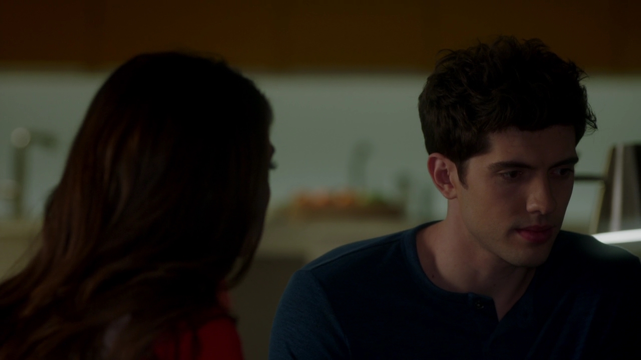 VampireDiariesWorld-dot-NL_FamousInLove2x07-0586.jpg