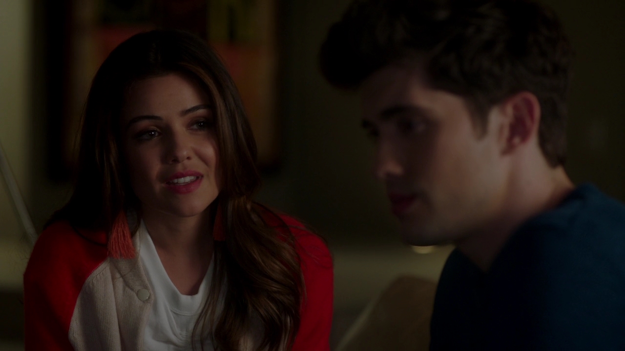 VampireDiariesWorld-dot-NL_FamousInLove2x07-0587.jpg