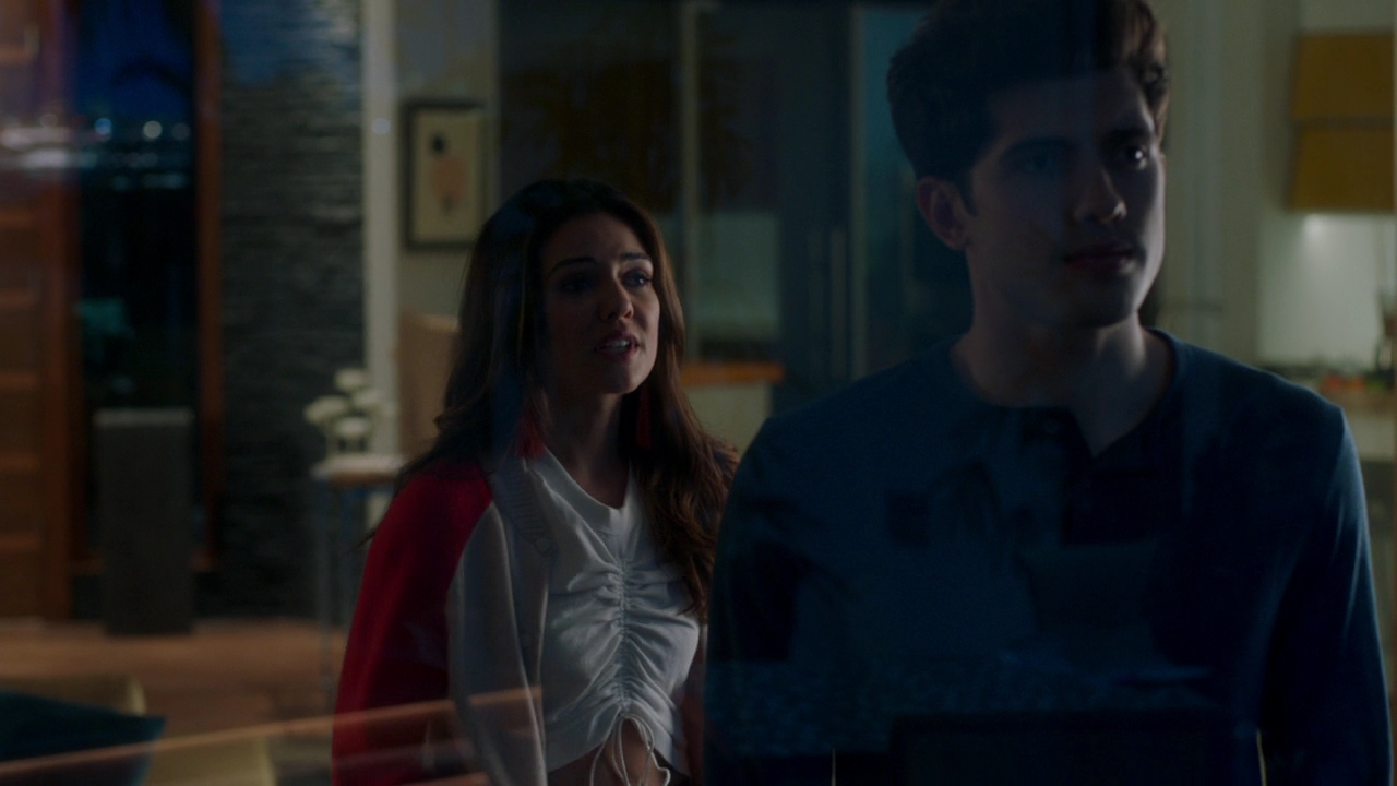 VampireDiariesWorld-dot-NL_FamousInLove2x07-0602.jpg