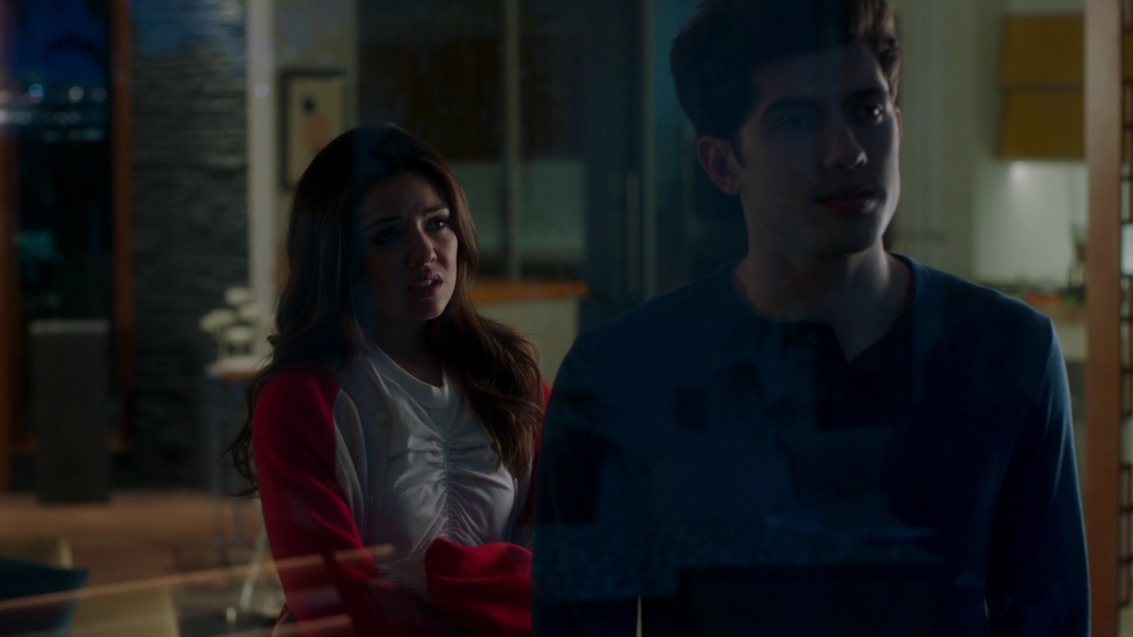 VampireDiariesWorld-dot-NL_FamousInLove2x07-0605.jpg