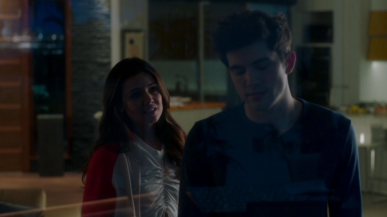 VampireDiariesWorld-dot-NL_FamousInLove2x07-0611.jpg