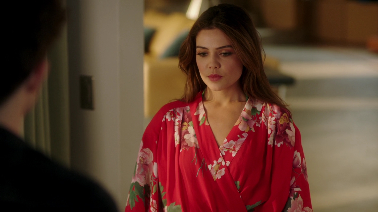 VampireDiariesWorld-dot-NL_FamousInLove2x10-0083.jpg