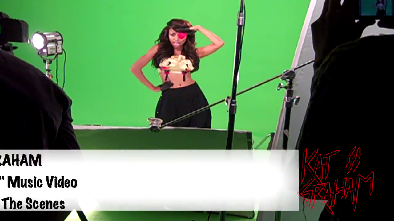 VampireDiariesWorld-dot-org_Sassy-MusicVideo_BehindTheScenes-Captures00002.png