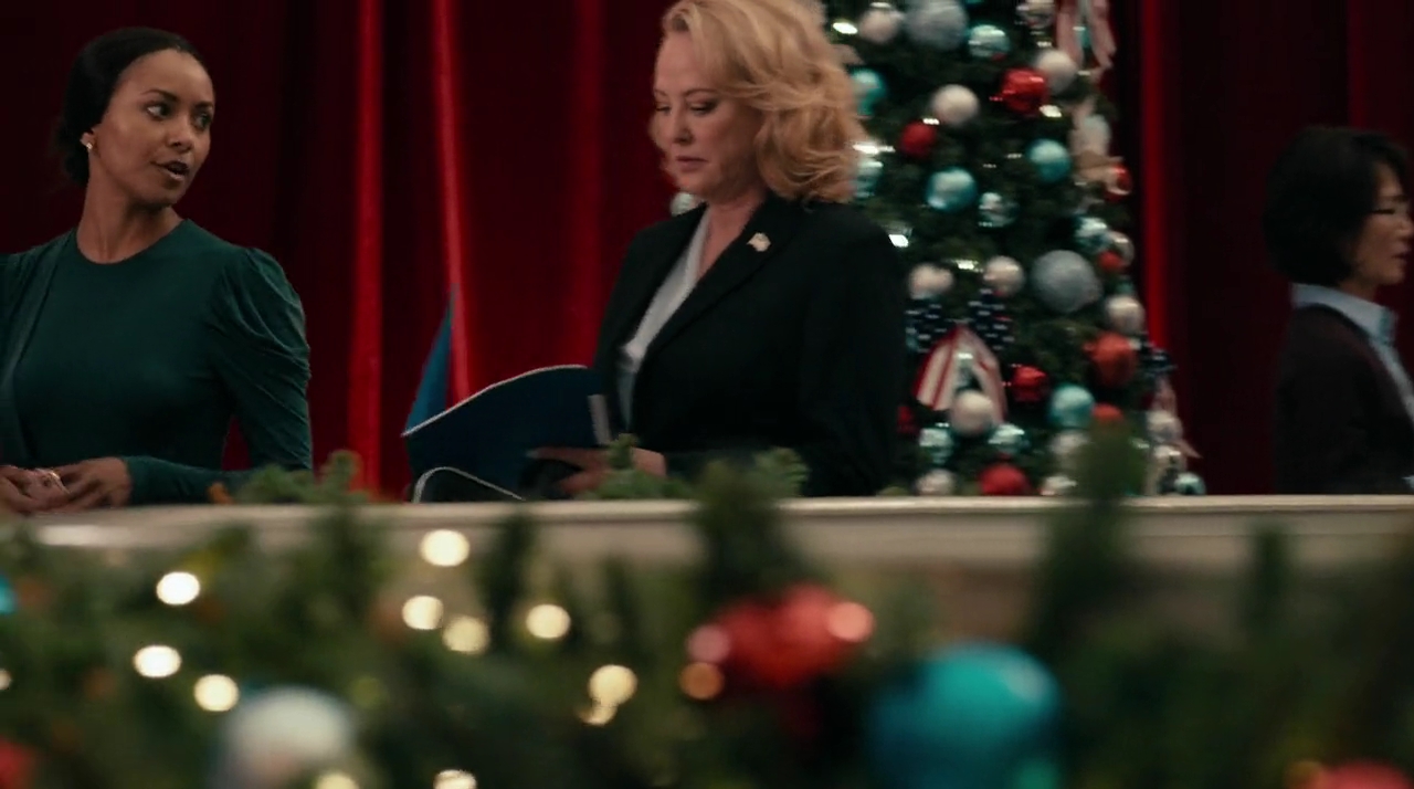VampireDiariesWorld-dot-nl_OperationChristmasDrop0447.jpg