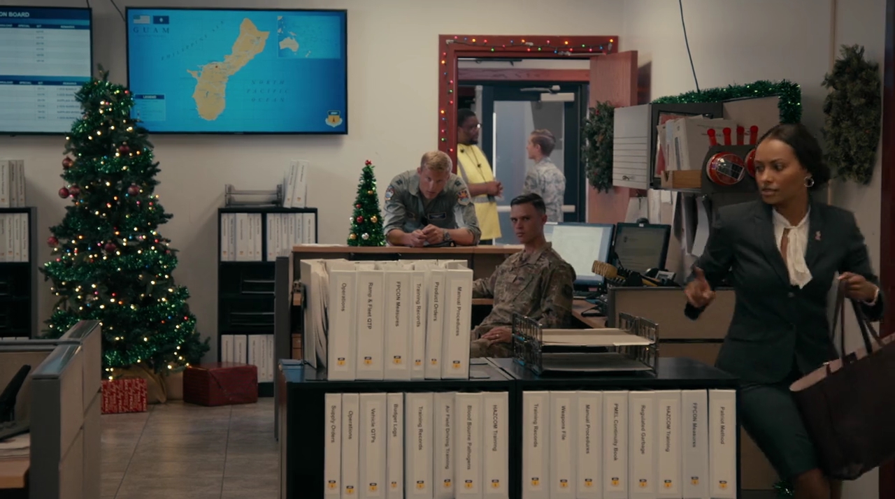 VampireDiariesWorld-dot-nl_OperationChristmasDrop1153.jpg