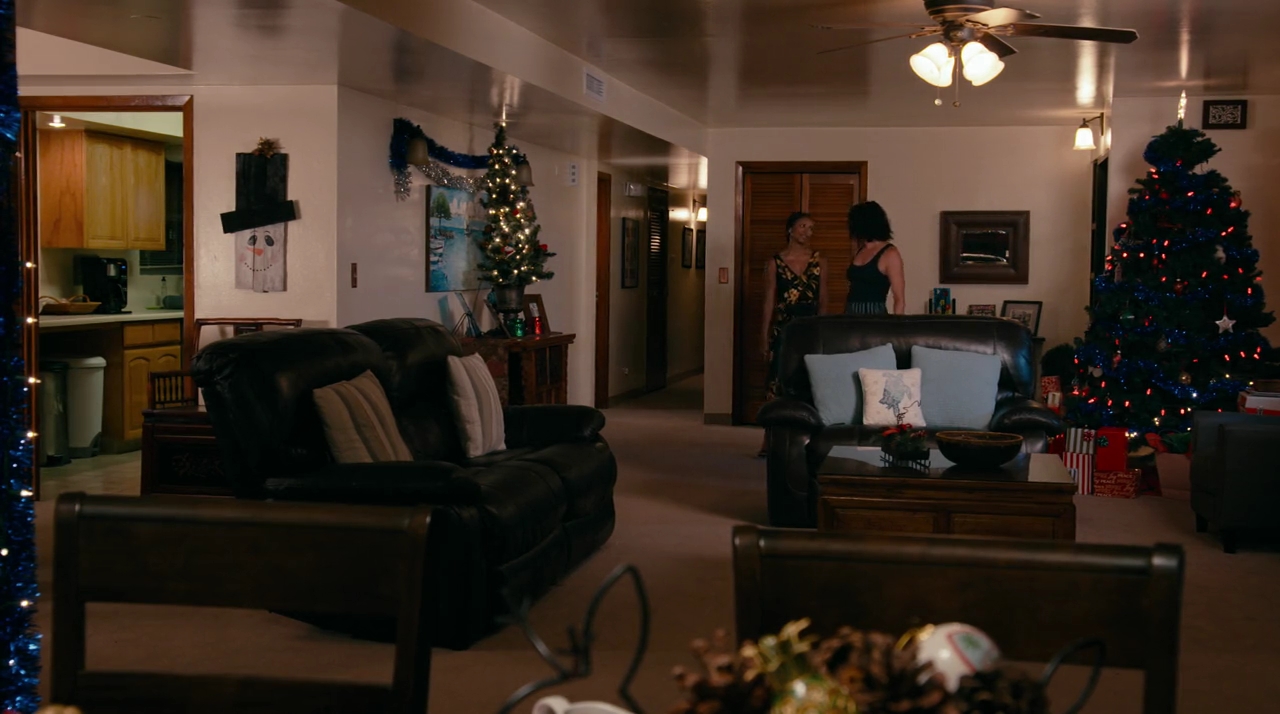 VampireDiariesWorld-dot-nl_OperationChristmasDrop1796.jpg