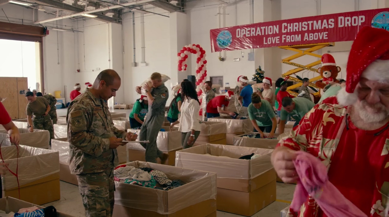VampireDiariesWorld-dot-nl_OperationChristmasDrop3925.jpg