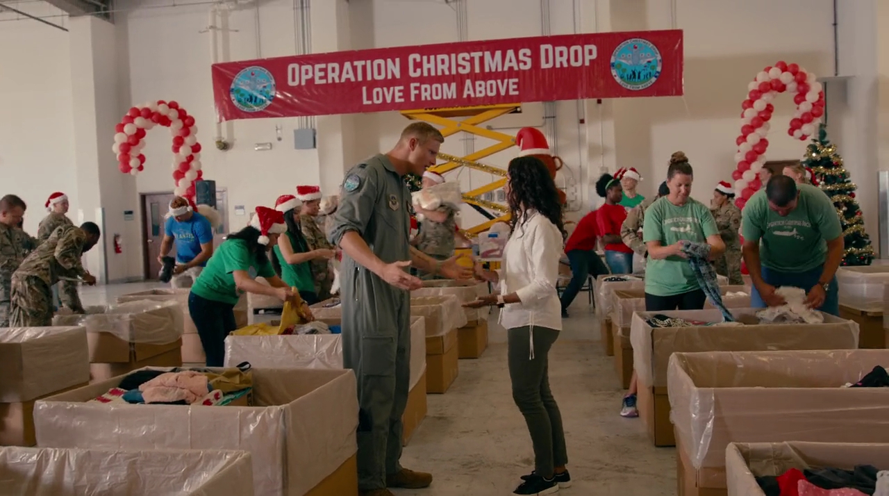 VampireDiariesWorld-dot-nl_OperationChristmasDrop3937.jpg