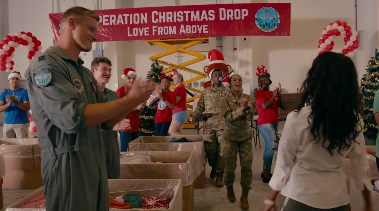 VampireDiariesWorld-dot-nl_OperationChristmasDrop3950.jpg