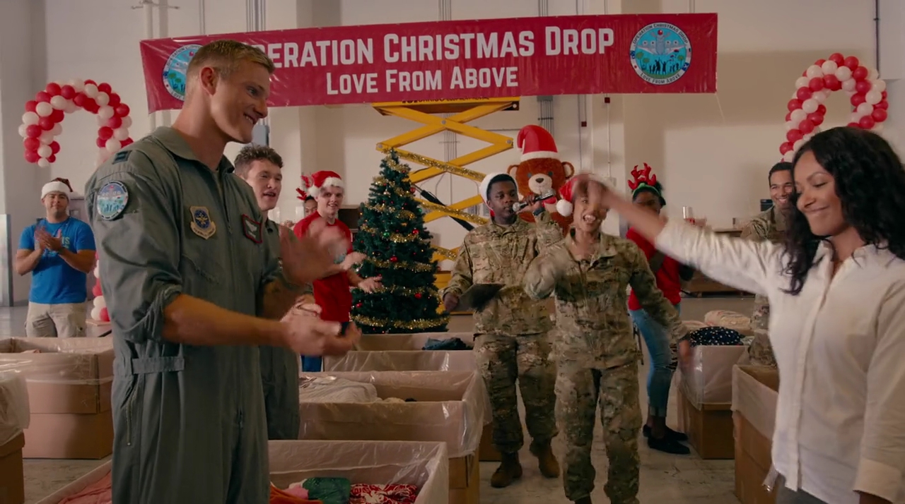 VampireDiariesWorld-dot-nl_OperationChristmasDrop3951.jpg