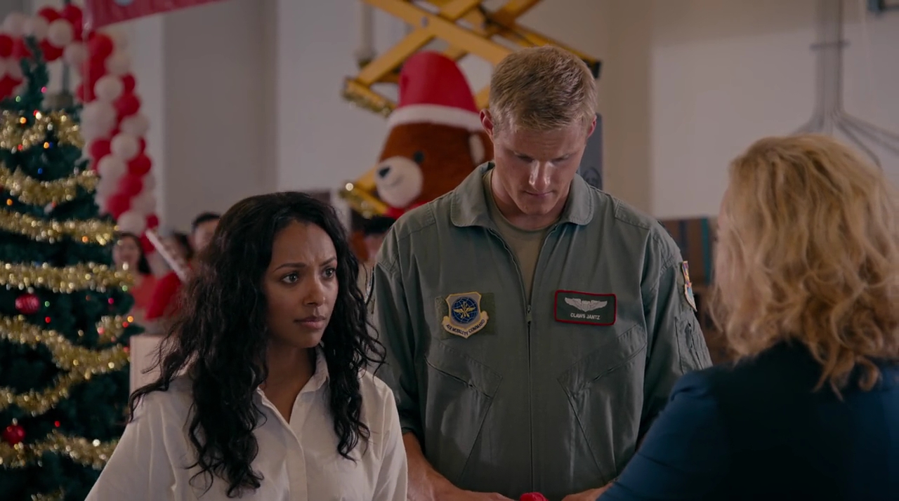 VampireDiariesWorld-dot-nl_OperationChristmasDrop4185.jpg