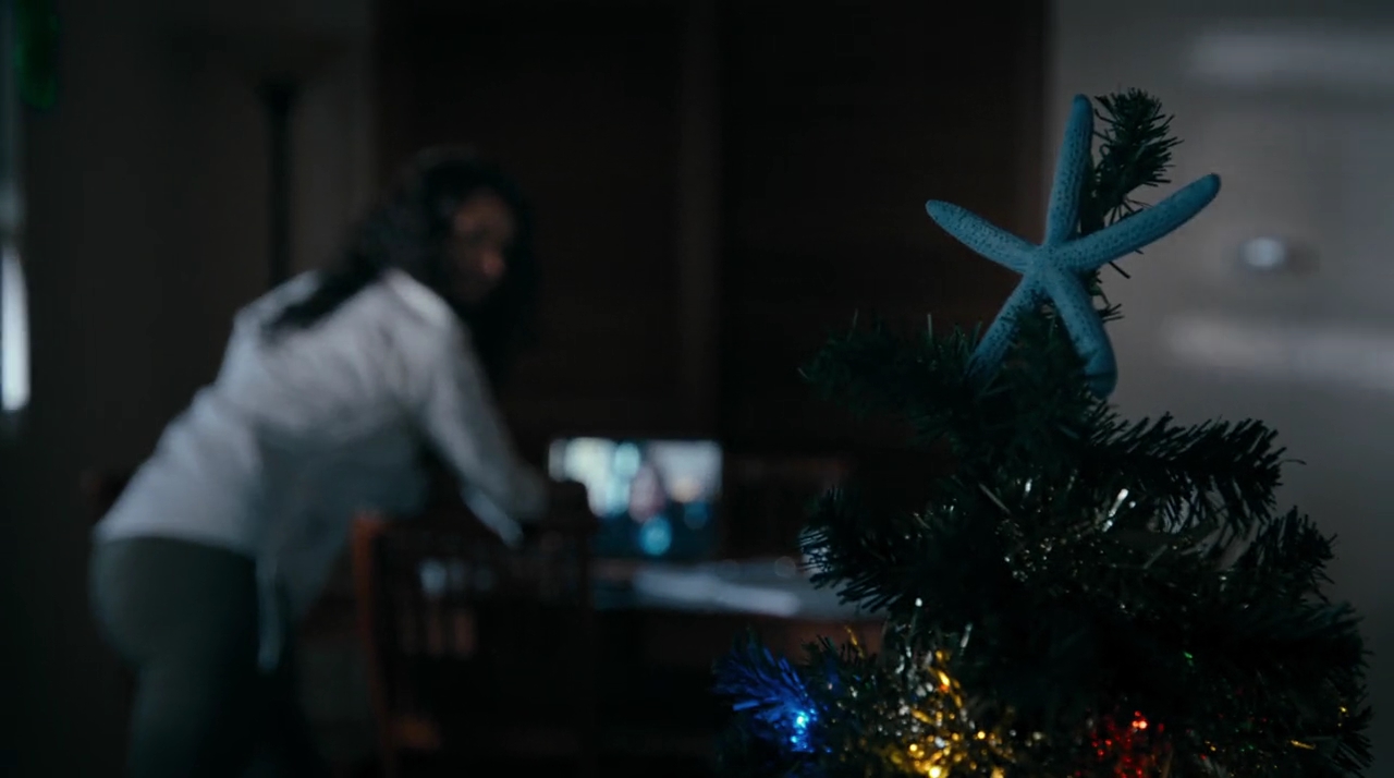 VampireDiariesWorld-dot-nl_OperationChristmasDrop4358.jpg
