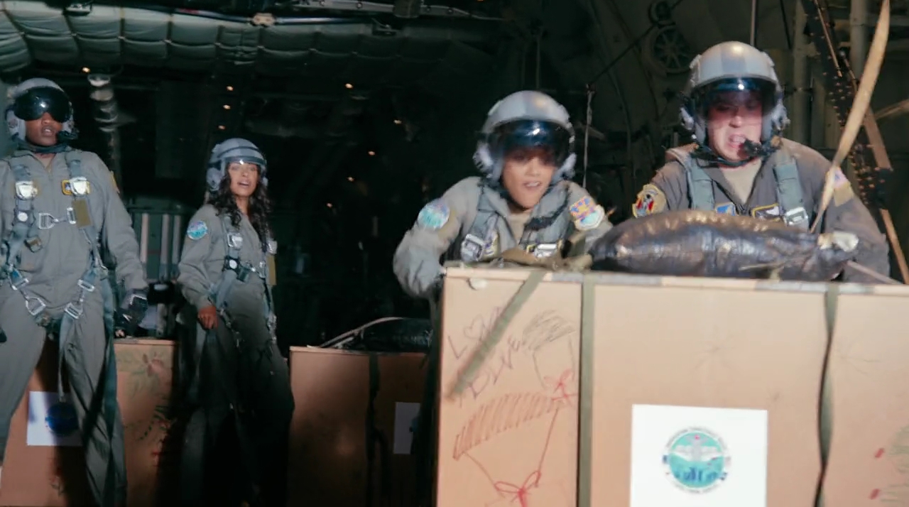 VampireDiariesWorld-dot-nl_OperationChristmasDrop4871.jpg